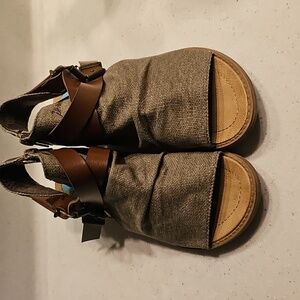 Blowfish Malibu Balla Sandal. Green. Worn once. Size 6.5 True to size